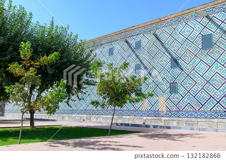 烏茲別克撒馬爾罕雷吉斯坦廣場的美景 132182866