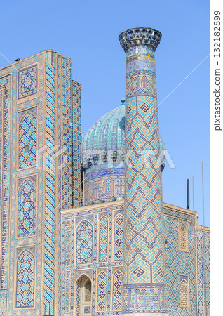 烏茲別克撒馬爾罕雷吉斯坦廣場的美景 烏茲別克撒馬爾罕雷吉斯坦廣場的美景 132182899