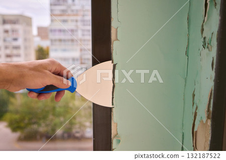 Removing Peeling Paint from a Wall A Complete Guide for Homeowners and DIY Enthusiasts 132187522