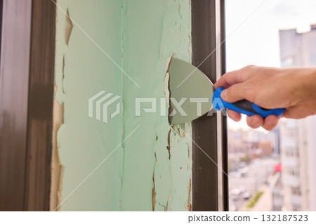 Removing Peeling Paint from a Wall A Complete Guide for Homeowners and DIY Enthusiasts 132187523