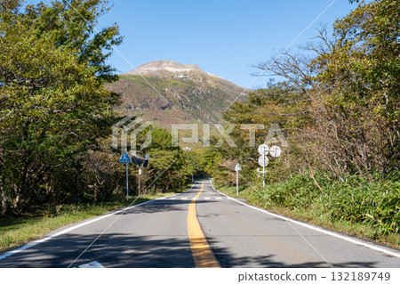 View of Mount Nasu from the hiking trail 132189749