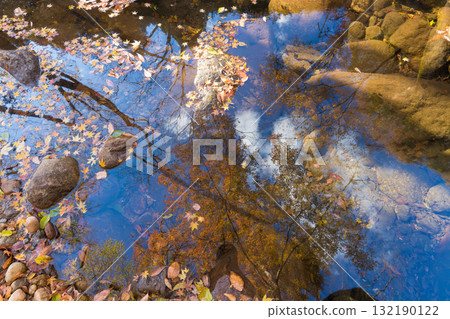 Autumn leaves in Kankakuji Valley (Bungo Ono City, Oita Prefecture) Autumn leaves in Kankakuji Valley (Bungo Ono City, Oita Prefecture) 132190122
