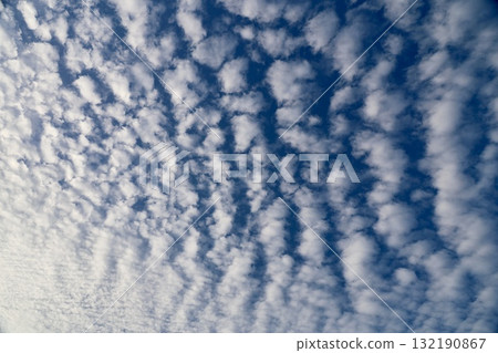 天空有鱗片狀的雲 天空有鱗片狀的雲 132190867