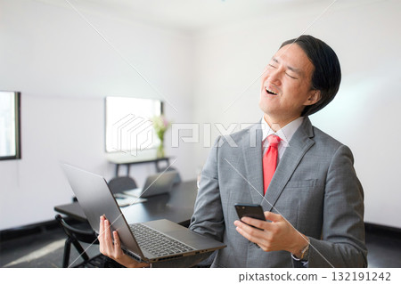 一個失望的商人 一個失望的商人 132191242