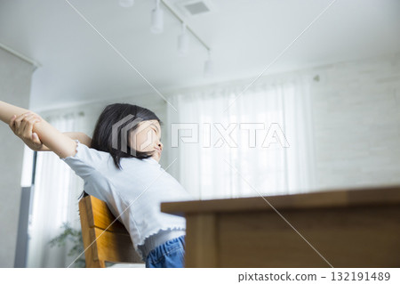 Elementary school girl studying Elementary school girl studying 132191489