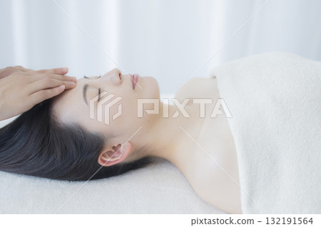 Young women, beauty salon, beauty, Young women, beauty salon, beauty, 132191564