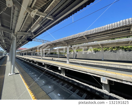 Kashikojima Station, the terminus of the Kintetsu Shima Line Kashikojima Station, the terminus of the Kintetsu Shima Line 132191825