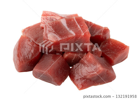 透明背景上的大眼鮪魚塊生魚片(png) 透明背景上的大眼鮪魚塊生魚片(png) 132191958