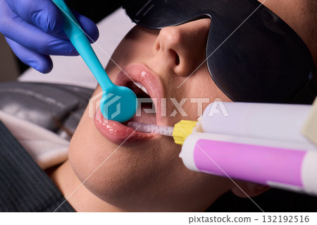 Modern Dental Treatment Utilizing Advanced Techniques in the Clinic for Optimal Care 132192516
