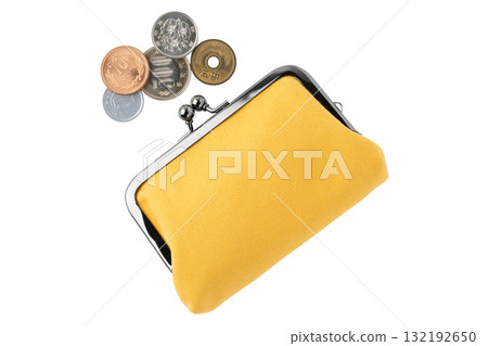 透明背景上的黃色扣錢包和錢（png） 132192650