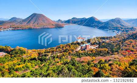 榛名山(秋季):從歌舞伎山和鈴岩眺望的景色 榛名山(秋季):從歌舞伎山和鈴岩眺望的景色 132192692