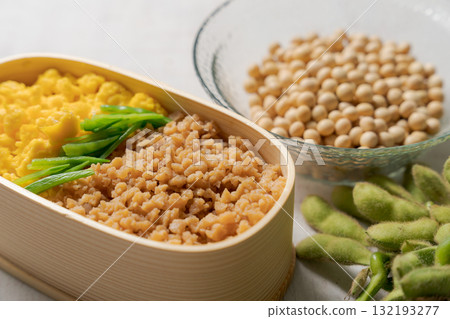 Delicious soy minced meat bento 132193277