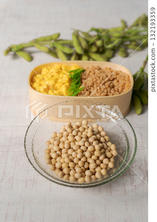 用大豆肉製成的肉末便當 132193359
