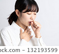 咳嗽的女人 5 AI 生成的圖像 132193599