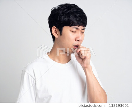 咳嗽的男人 2 AI 生成的圖像 132193601