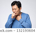 中年男子咳嗽 3 AI 生成的圖像 132193604