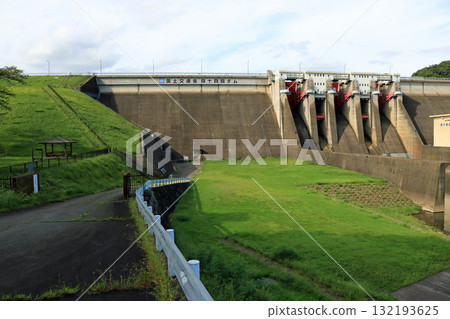 從發電廠一側看到的四十九田水壩 132193625