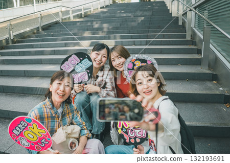 夥伴 女生 女孩 132193691