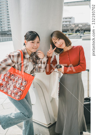 女生 女孩 女性 132193702