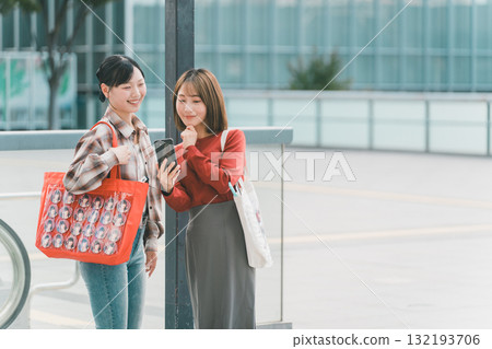 女生 女孩 女性 132193706