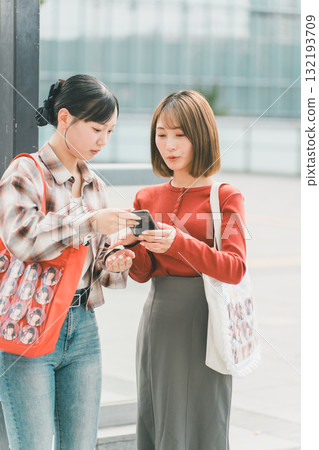 女生 女孩 女性 132193709