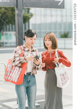 女生 女孩 女性 132193710
