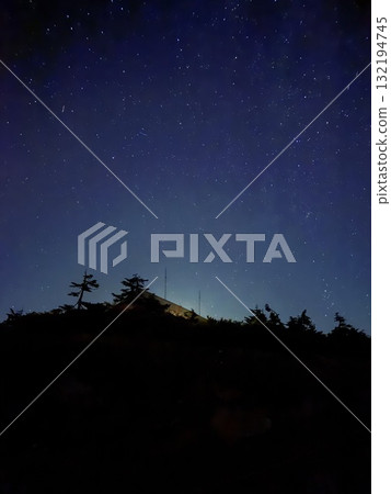 Naeba Mountain Hut and the starry sky, night view of the Milky Way Naeba Mountain Hut and the starry sky, night view of the Milky Way 132194745