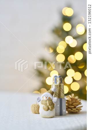 Snowman figurine and Christmas tree Christmas image Snowman figurine and Christmas tree Christmas image 132196012