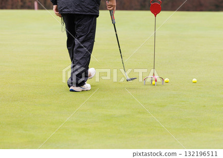 Men who play golf Men who play golf 132196511