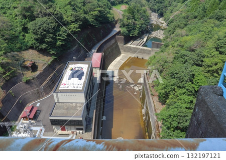 Ichifusa Dam: A view of the downstream secondary dam from the top 132197121