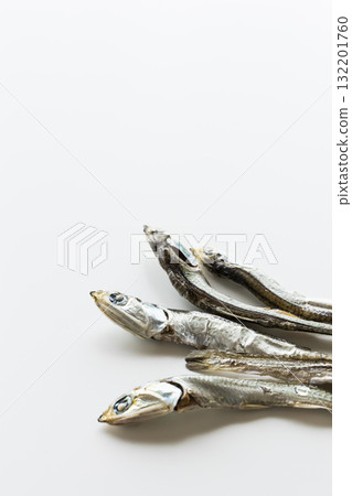 Niboshi white background 132201760