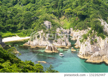 Iwami Blue Uradome Coast 132202447