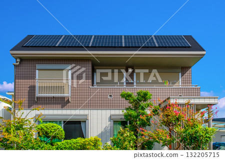 新建太陽能發電可再生能源住宅 新建太陽能發電可再生能源住宅 132205715
