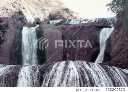 [Photo taken on November 1, 1975] The powerful rock face of Fukuroda Falls in Ibaraki, also known as the Four-Step Falls 132206823