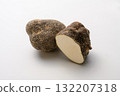 A single wild potato from Tanba Sasayama and its cross section 132207318