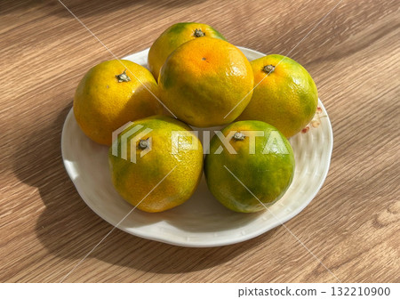 Early Mandarin Oranges Unshu Mandarin Oranges 132210900