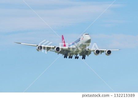 Cargolux Boeing 747-8F landing 132213389