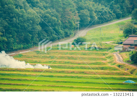 Open burning in a rural village [Nagano Prefecture] 132213411