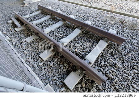 Rails of unknown purpose installed under the elevated tracks at Odai Station, JR Central Transport Corporation 132218969
