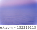 從背景材料上方看到的日出 132219113