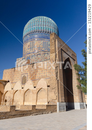 Northern iwan of the Bibi-Khanym Mosque, Samarkand, Uzbekistan Northern iwan of the Bibi-Khanym Mosque, Samarkand, Uzbekistan 132219429