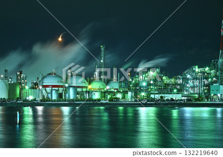 Yokkaichi Complex factory night view 132219640