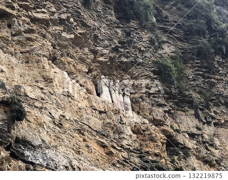 秘魯：秘魯的摩艾石像、卡拉西亞石窟 132219875