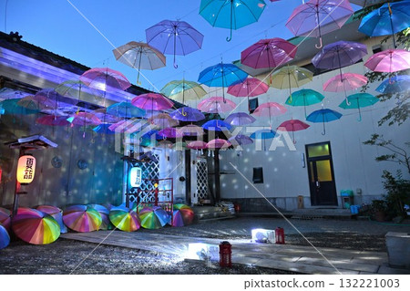 五泉八幡宮 - 夜晚的傘空（新潟縣） 132221003