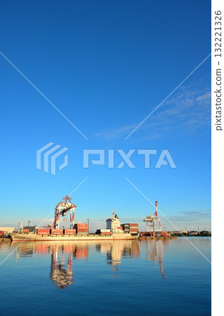 Niigata East Port Container Terminal (Niigata Prefecture) Niigata East Port Container Terminal (Niigata Prefecture) 132221326