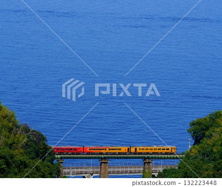 【伊予灘與列車共同創造的美麗風景】伊予灘物語（KIHA185系列） 132223448