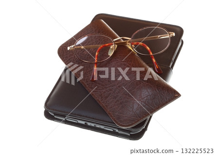 glasses eBook reader isolated on white glasses eBook reader isolated on white 132225523