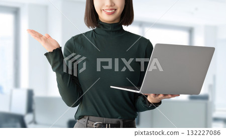 Woman with a laptop / business woman Woman with a laptop / business woman 132227086