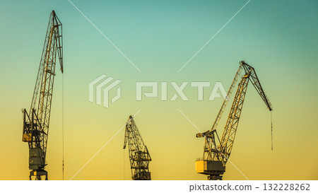 heavy load dockside cranes 132228262