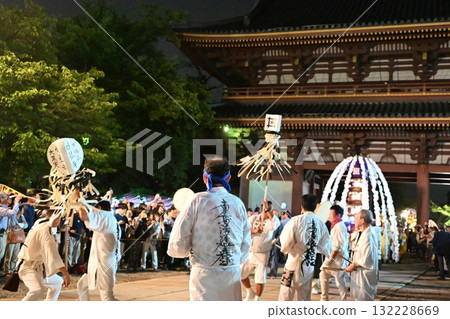 Lantern parade ceremony at Ikegami Honmonji Temple, Tokyo Lantern parade ceremony at Ikegami Honmonji Temple, Tokyo 132228669